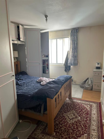 2-bedroom-house-in-wraysbury-close-hounslow-big-3