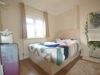 3-bedroom-house-in-allendale-avenue-southall
