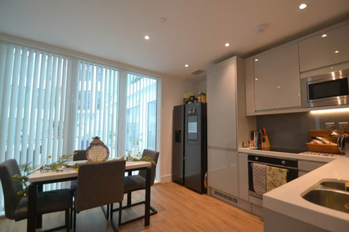 2-bedroom-flat-in-ealing-big-2