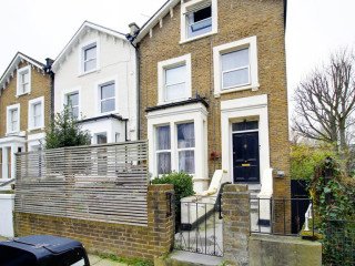 4-bedroom-house-in-st-stephens-avenue-shepherds-bush