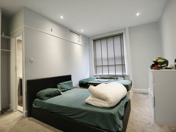 4-bedroom-house-in-st-stephens-avenue-shepherds-bush-big-1