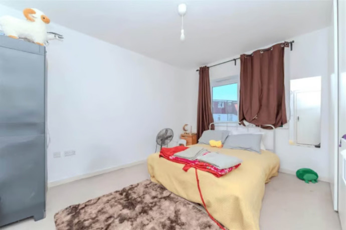 3-bedroom-flat-in-salisbury-road-southall-big-1