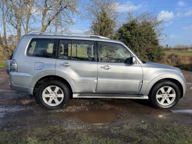 61-mitsubishi-shogun-32-di-dc-197-manual-equippe-7-seats-fsh-mot-0226-px-swaps-big-1