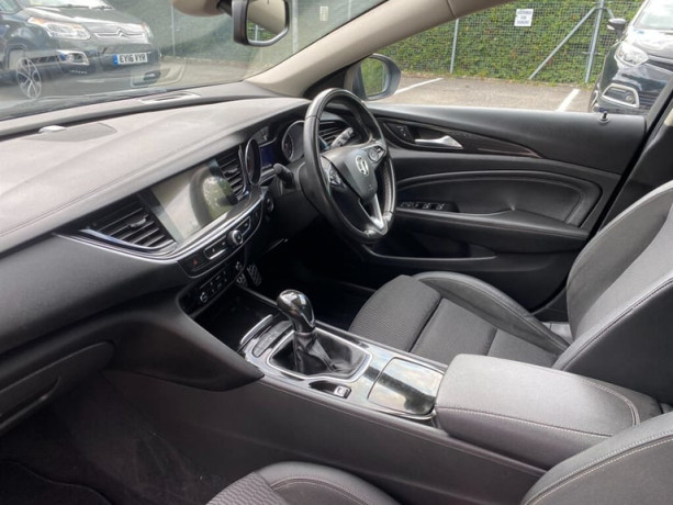 2017-vauxhall-insignia-grand-sport-sri-nav-turbo-hatchback-petrol-manual-big-3