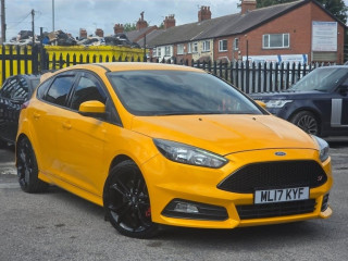 17-2017-ford-focus-20t-ecoboost-st-2-5-door