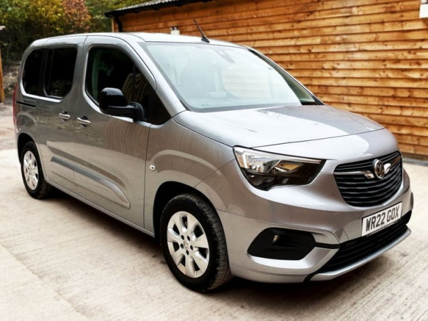 2022-vauxhall-combo-life-4-seat-petrol-auto-wheelchair-accessible-disabled-access-vehicle-wav-mpv-big-2