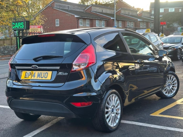 2014-ford-fiesta-10-titanium-euro-5-ss-3dr-hatchback-petrol-manual-big-2