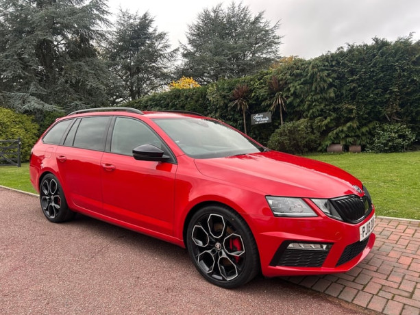 2018-skoda-octavia-20-tsi-245-vrs-5dr-dsg-estate-petrol-automatic-big-0