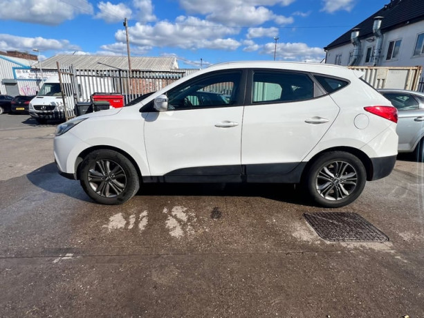 2014-hyundai-ix35-17-crdi-se-5dr-2wd-estate-diesel-manual-big-2