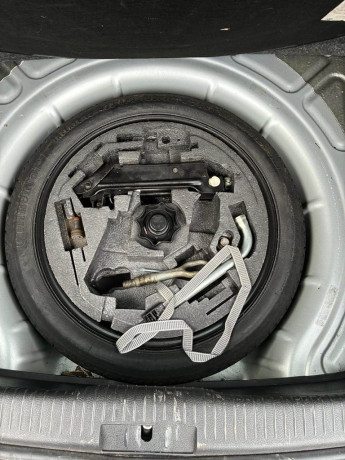 volkswagen-golf-hatchback-2004-manual-1390-cc-3-doors-big-3