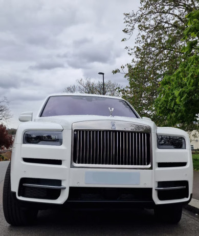 prom-car-hire-rolls-royce-cullinan-hire-rolls-royce-wedding-car-hire-phantom-and-ghost-hire-big-2