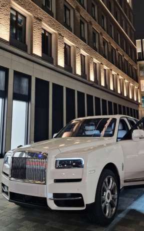 prom-car-hire-rolls-royce-cullinan-hire-rolls-royce-wedding-car-hire-phantom-and-ghost-hire-big-1