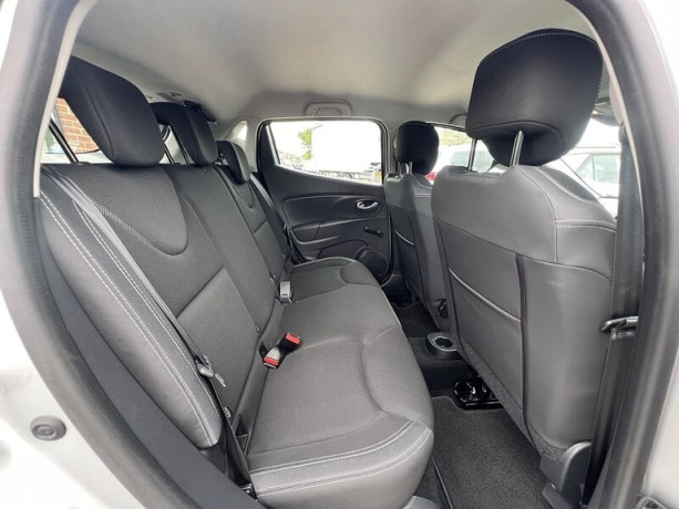 renault-clio-15-dci-90-play-hatchback-diesel-manual-big-3