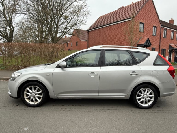 2010-kia-ceed-16-crdi-2-5dr-estate-diesel-manual-big-0