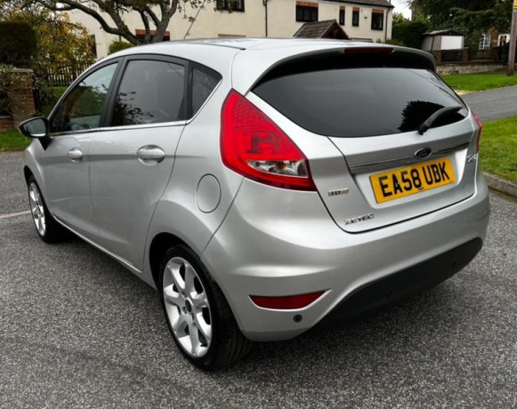 200958-ford-fiesta-16-tdci-zetec-genuine-63000-mls-fsh-cambelt-done-full-mot-big-2