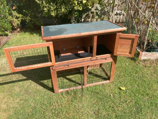rabbitguinea-pig-hutch-used-as-inside-winter-hutch-big-1