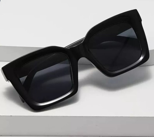 black-large-square-fashion-sunglassespost-or-collect-big-0