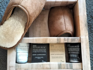 slippers-toiletries-set