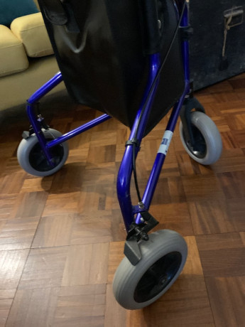 mobility-walker-days-light-weight-aluminium-big-3