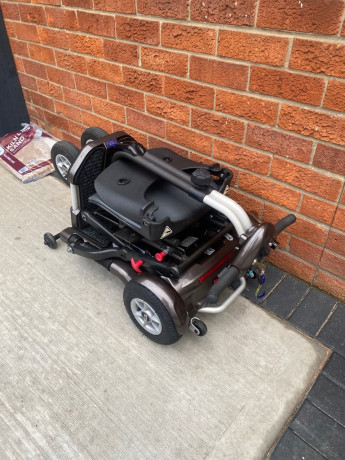 days-lightweight-tri-wheel-walker-big-2