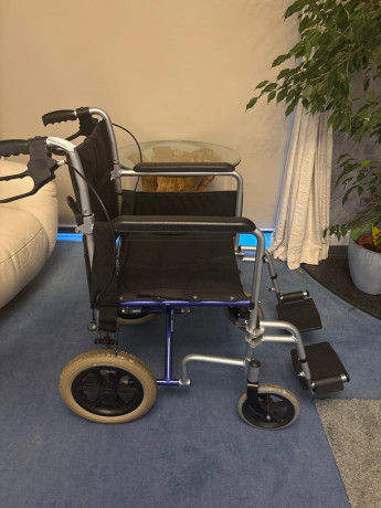 collapsable-wheelchair-big-3