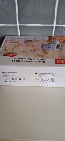 cem-non-contact-forehead-infrared-thermometer-big-3