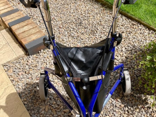 3-wheeled-rollatortri-walker