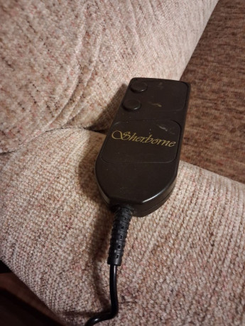 rise-recliner-chair-sherbourn-lynton-model-big-3