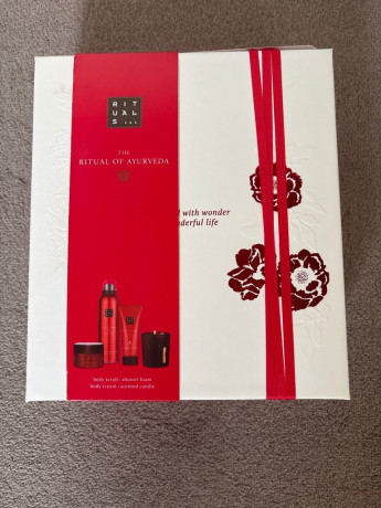 rituals-the-ritual-of-ayurveda-gift-set-big-0