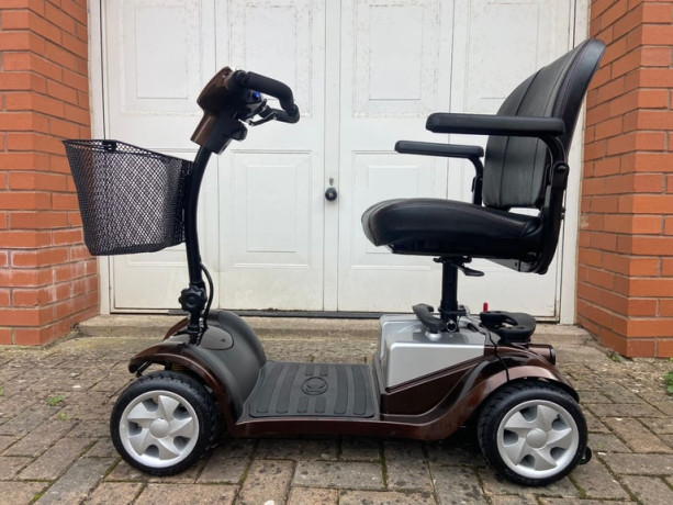 kymco-zeo-sport-mobility-scooter-new-batteries-im-happy-to-deliver-in-bristol-big-0