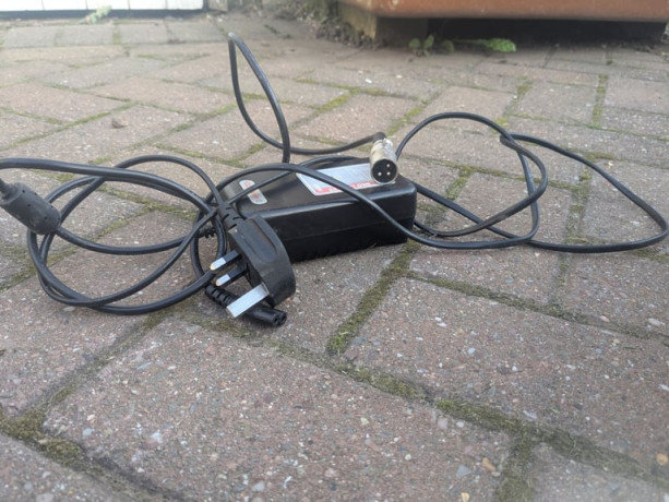 vogue-mobility-scooter-in-black-with-battery-in-working-condition-big-1