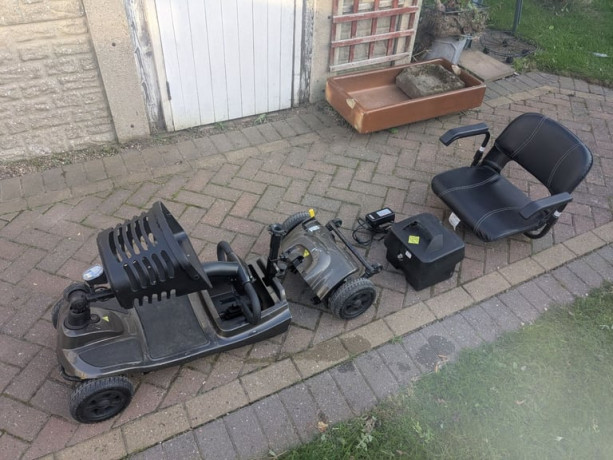 vogue-mobility-scooter-in-black-with-battery-in-working-condition-big-2