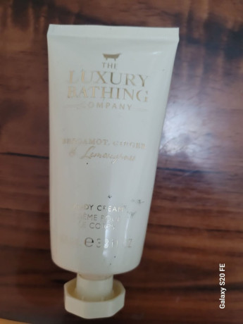 the-luxury-bathing-company-bergamot-ginger-lemongrass-body-cream-100ml-big-0