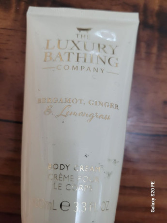 the-luxury-bathing-company-bergamot-ginger-lemongrass-body-cream-100ml-big-2