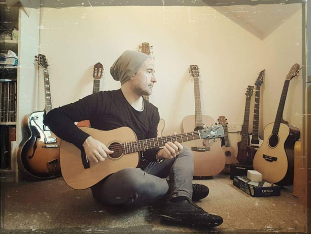 powerplay-guitar-lessons-in-manchesterbeginners-a-speciality-big-2