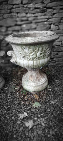 xxl-ornate-garden-pots-big-2