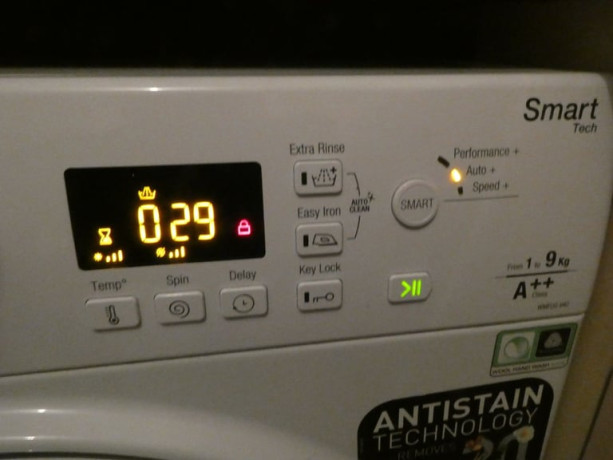 hotpoint-washing-machine-big-2