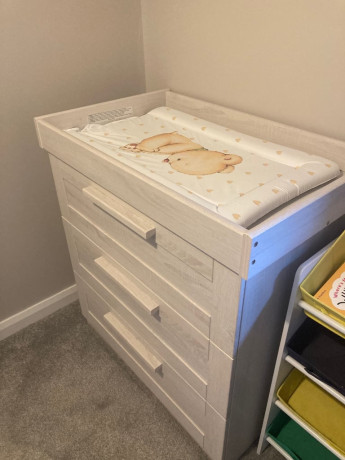 cot-and-changing-unit-big-1