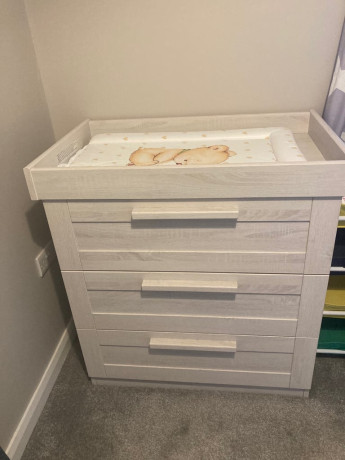 cot-and-changing-unit-big-2