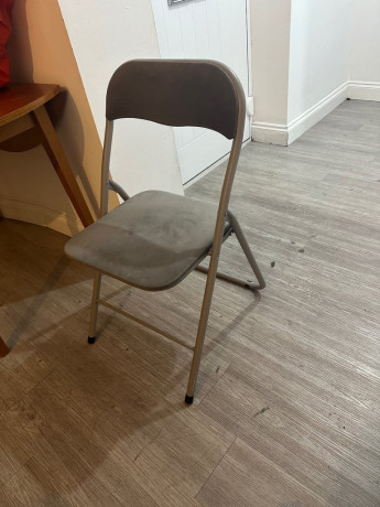 bookshelf-narrow-vgc-big-1