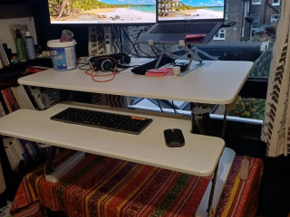 yo-yo-adjustable-standing-desk