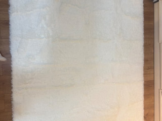 large-white-fluffy-rug