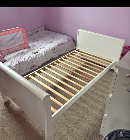 baby-cot-bed-with-new-mattress-big-3