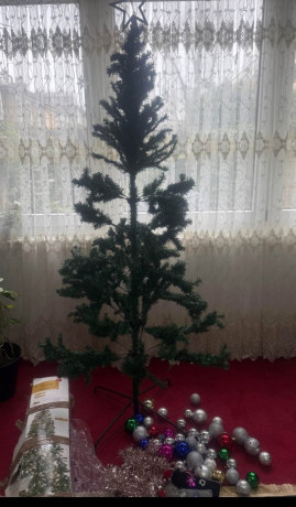 christmas-tree-with-decoration-big-1