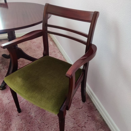 merridew-dining-table-and-chairs-big-3