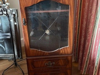 display-cabinets-free-to-collector