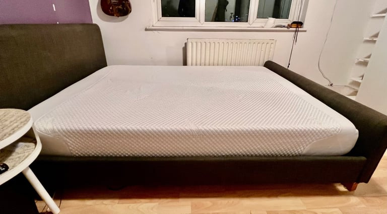 tempur-cloud-mattress-and-bed-big-1