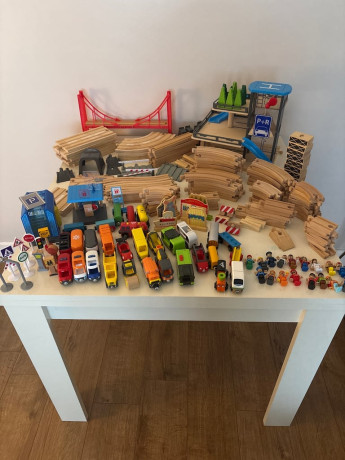 wooden-toy-train-set-big-0
