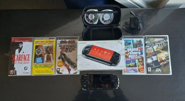 sony-psp-3000-handheld-piano-black-system-bundle-big-0