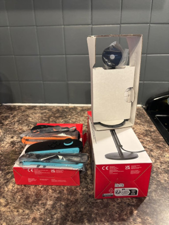 nintendo-switch-2-joy-cons-and-camera-bundle-big-0